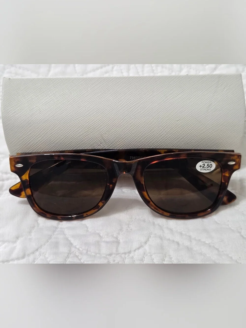 NWOT Icon Reader Sunglasses + Michael Kors Case.